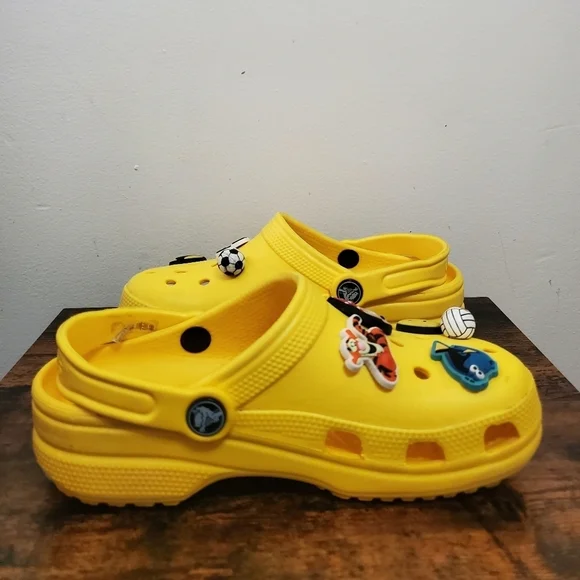 CROCS Classic Yellow Slides Size Womens 4 - Picture 5 of 9